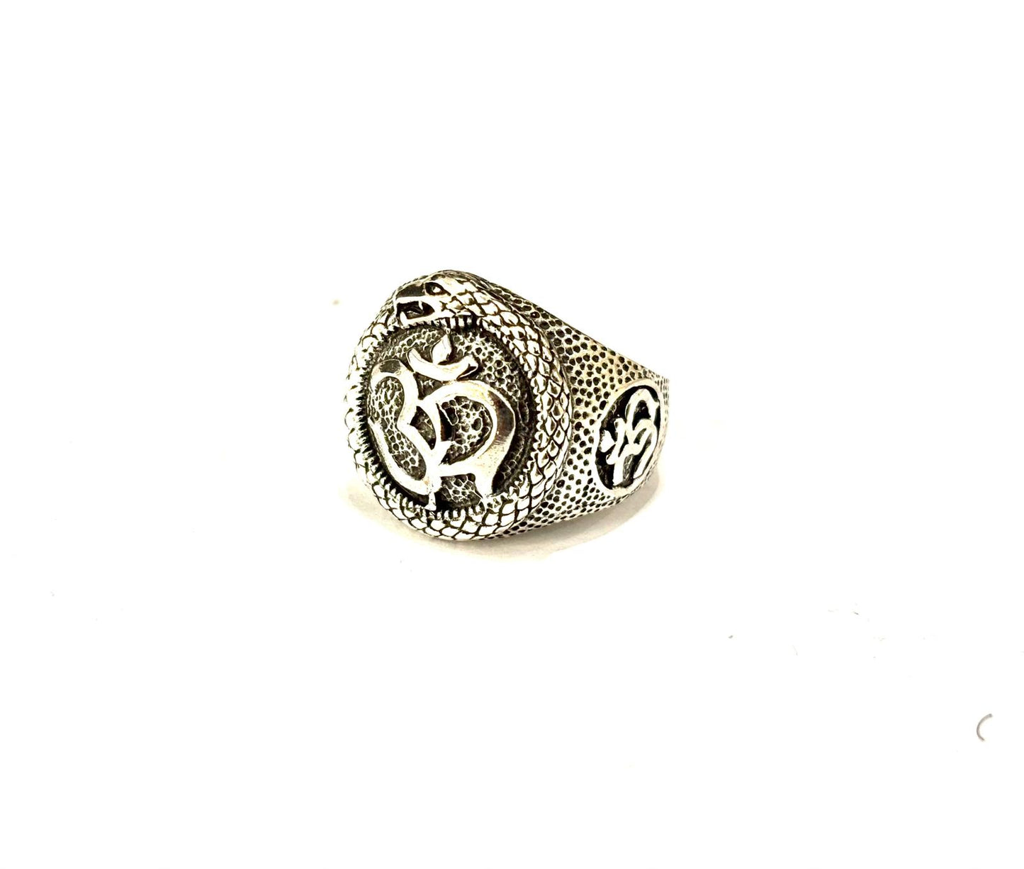 ANELLO SIGILLO OM A RILIEVO CON URUBORO - ARGENTO 925 BRUNITO