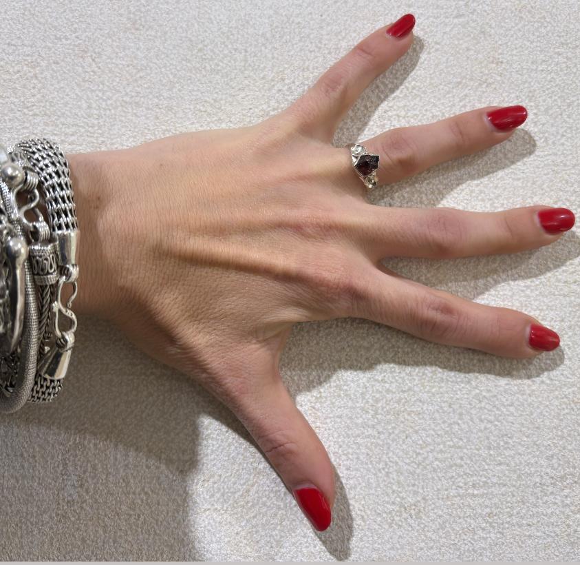 ANELLO GRANATO GREZZO ARGENTO 925