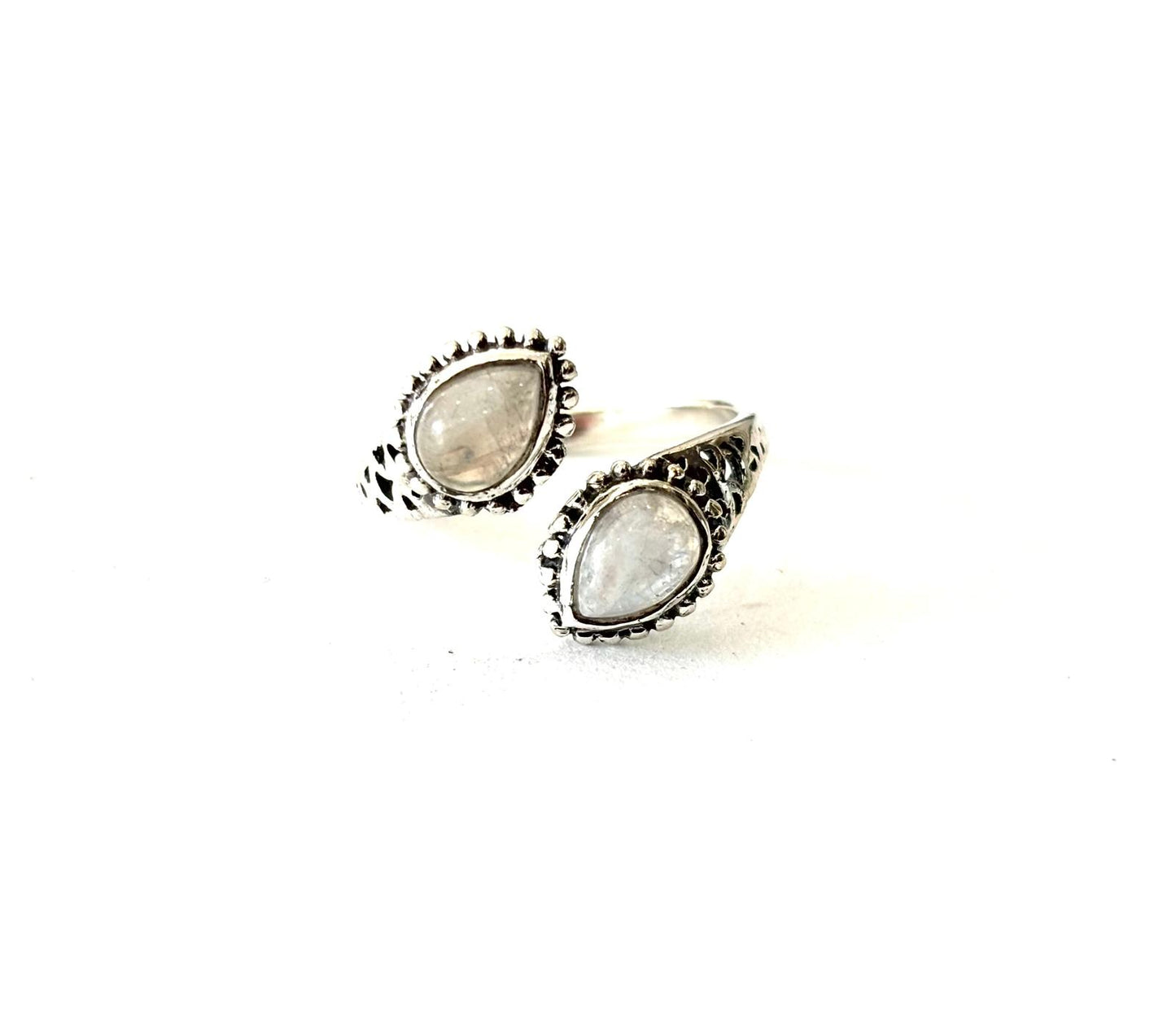 ANELLO DOPPIA GOCCIA PIETRA DI LUNA AVVOLTE DA MICROSFERE - REGOLABILE - ARGENTO 925