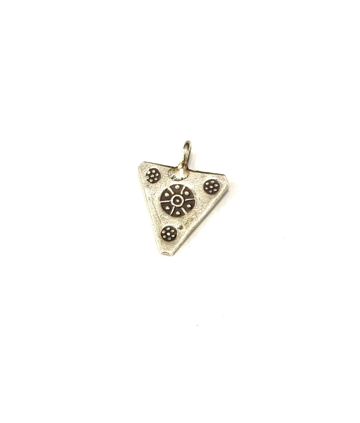 CIONDOLO TRIANGOLARE INCISO ARGENTO 925