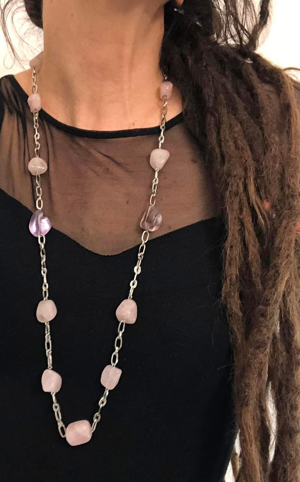 COLLANA ACCIAIO CON PIETRE DURE NATURALI DI QUARZO ROSA E AMETISTA BURATTATE