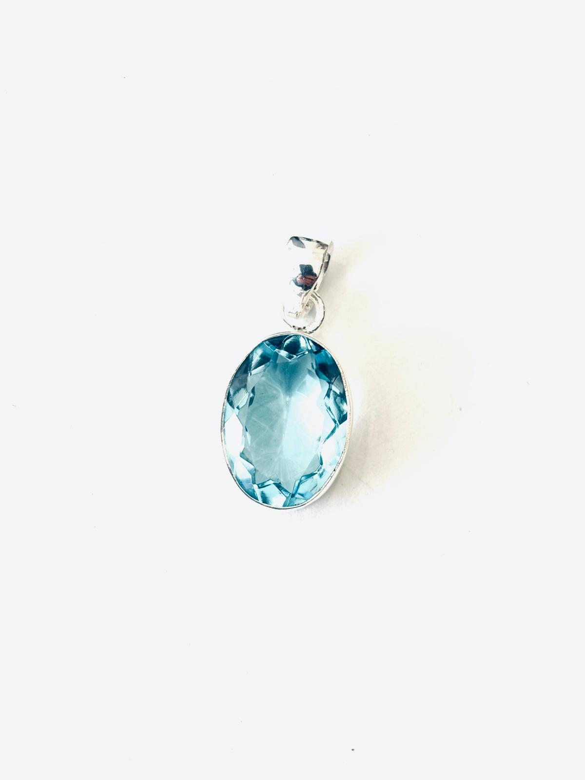 CIONDOLO QUARZO BLU SFACCETTATO OVALE ARGENTO 925