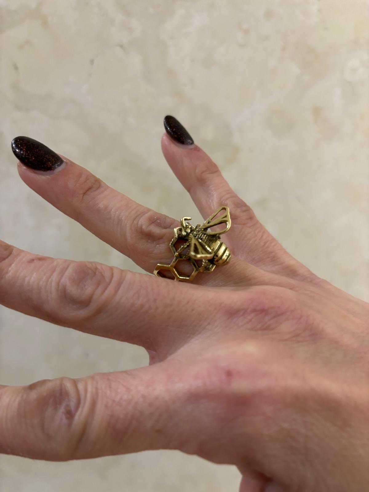 ANELLO OTTONE - FASCIA NIDO D'APE TRAFORATO CON APE TRIDIMENSIONALE