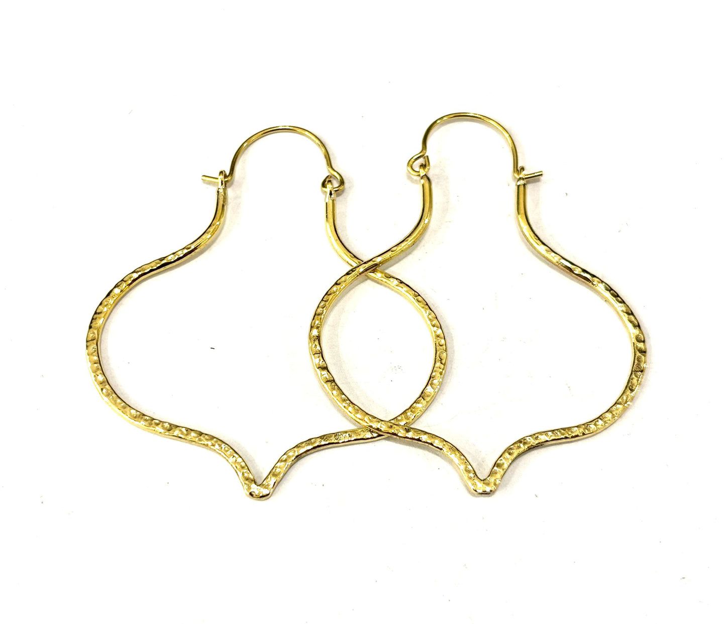 ORECCHINI OTTONE MARTELLATO - FORMA ARABESQUE