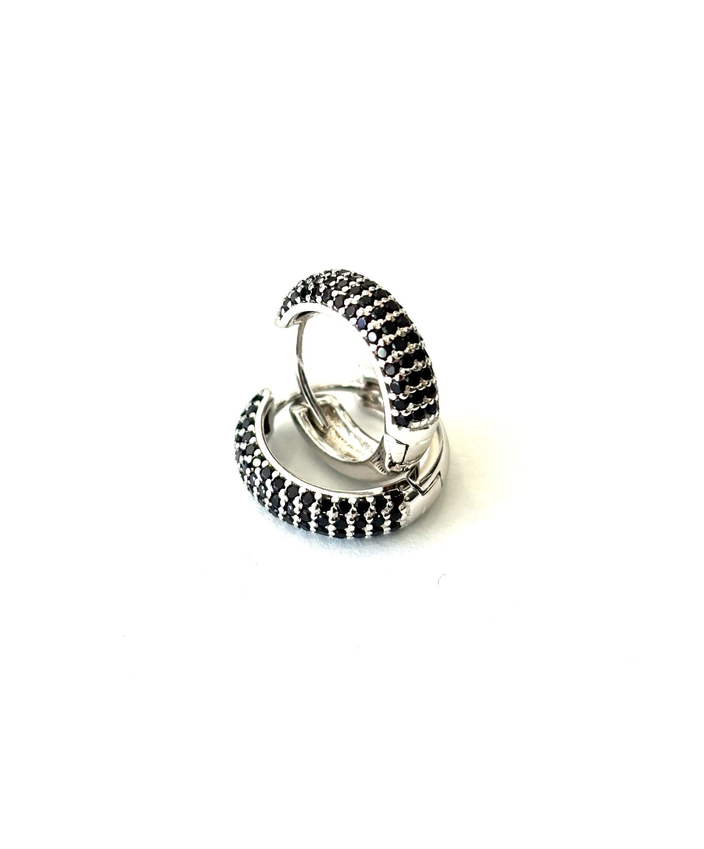 CERCHI PAVÉ DI ZIRCONI NERI - ARGENTO 925 RODIO