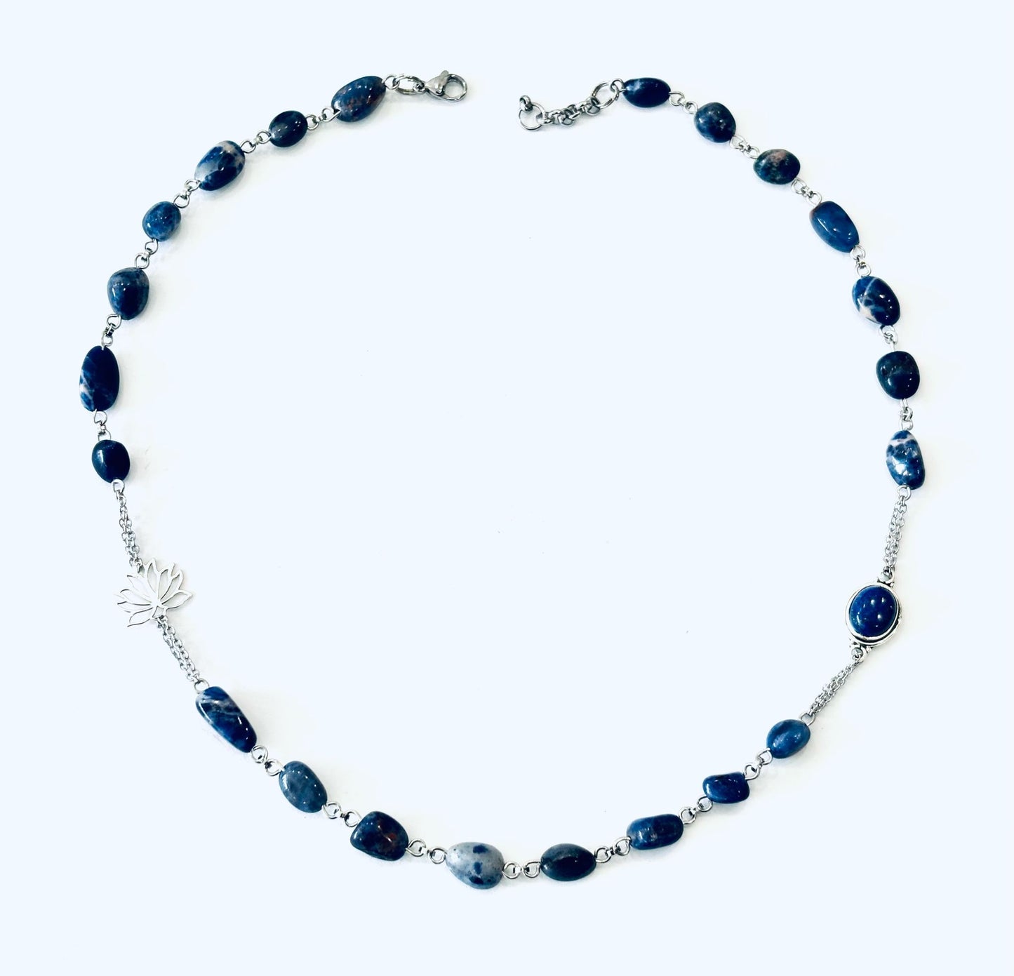 COLLANA GIROCOLLO HARMONIA - SODALITE - FIOR DI LOTO ARGENTO 925 - LAPISLAZZULI ARGENTO 925