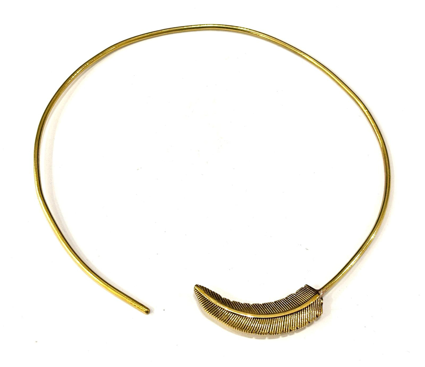 COLLANA RIGIDA CON PIUMA OTTONE