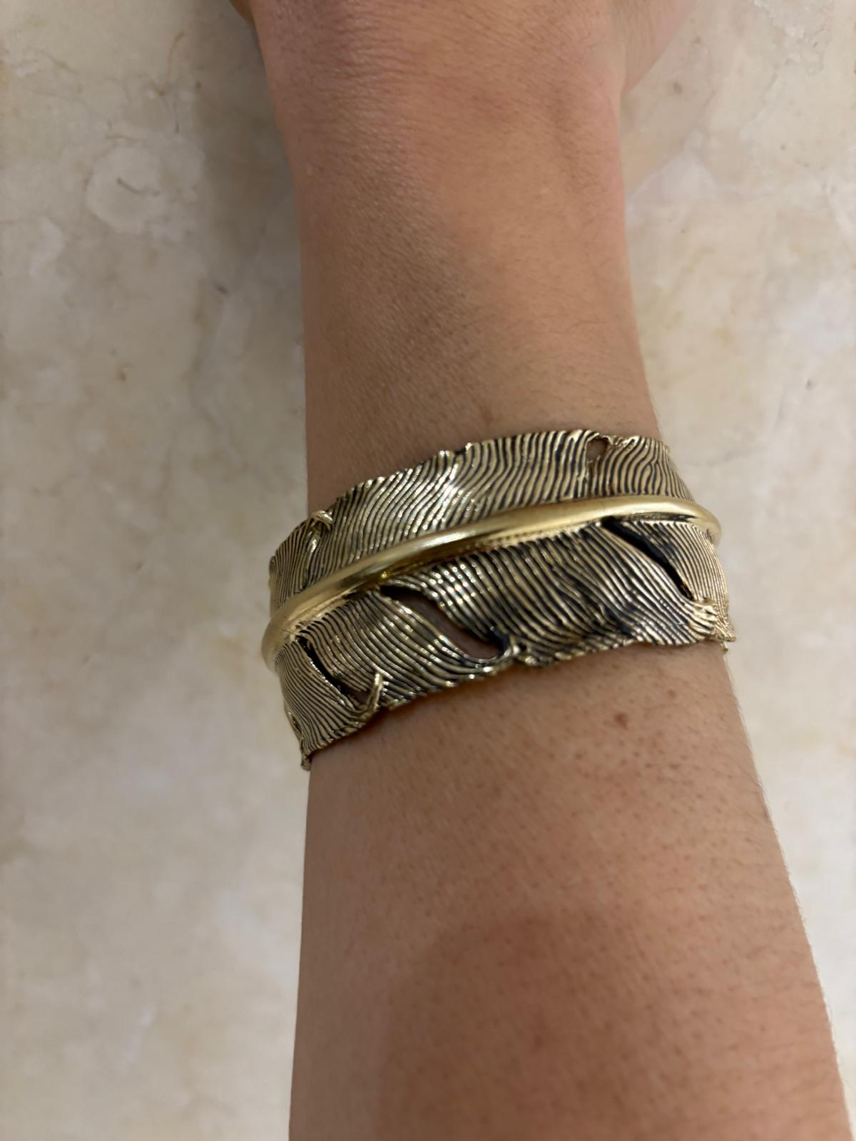 BRACCIALE RIGIDO OTTONE - PIUMA AVVOLTA