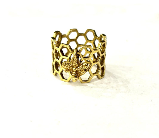 ANELLO OTTONE - FASCIA NIDO D'APE TRAFORATA CON CHARM APE