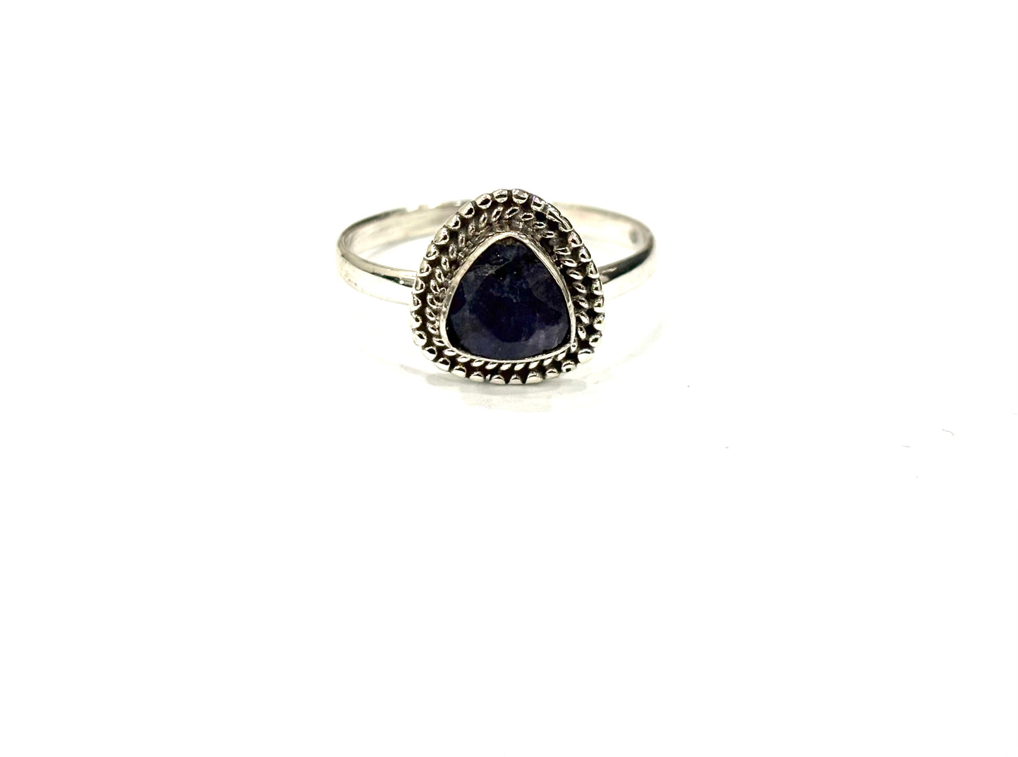 ANELLO RADICE DI ZAFFIRO TRIANGOLARE SFACCETTATO - ARGENTO 925