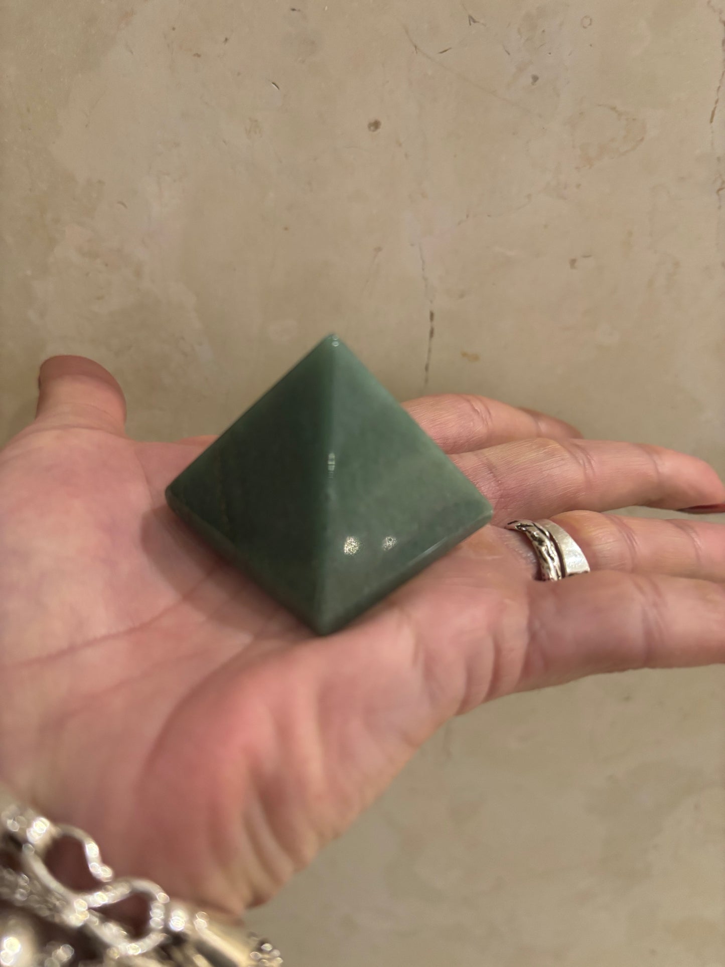 PIRAMIDE AVVENTURINA VERDE