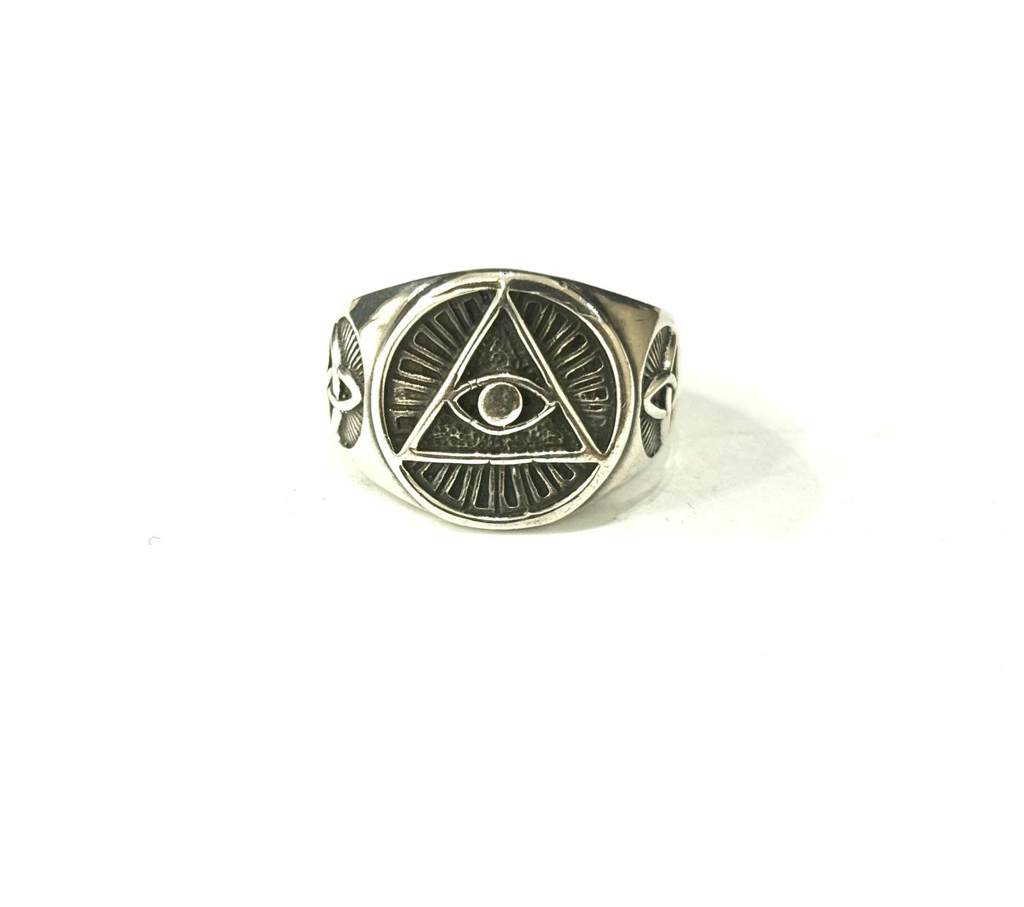 ANELLO PIRAMIDE DEGLI ILLUMINATI - LATERALI CON NODO DI TYRONE ARGENTO 925